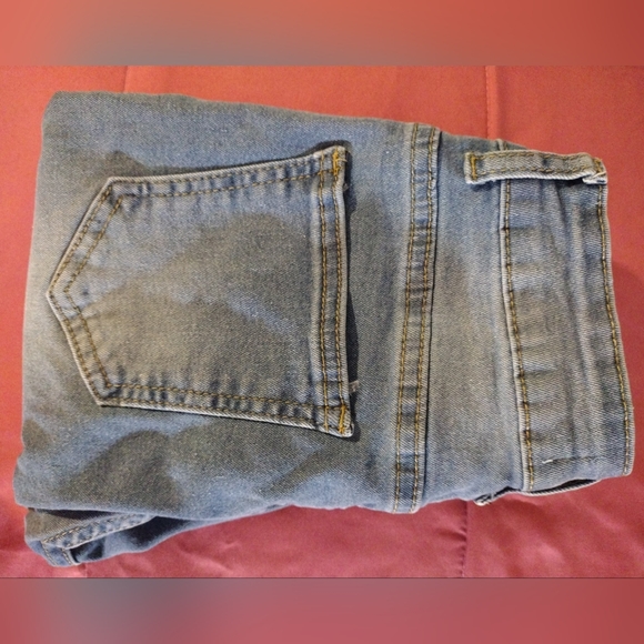 Celebrity Ace Exclusive Decorated Jeans 1/25 27.5"L - Picture 3 of 10